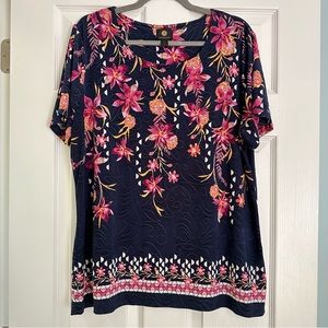 XXL short-sleeve navy blouse with fuschia florals